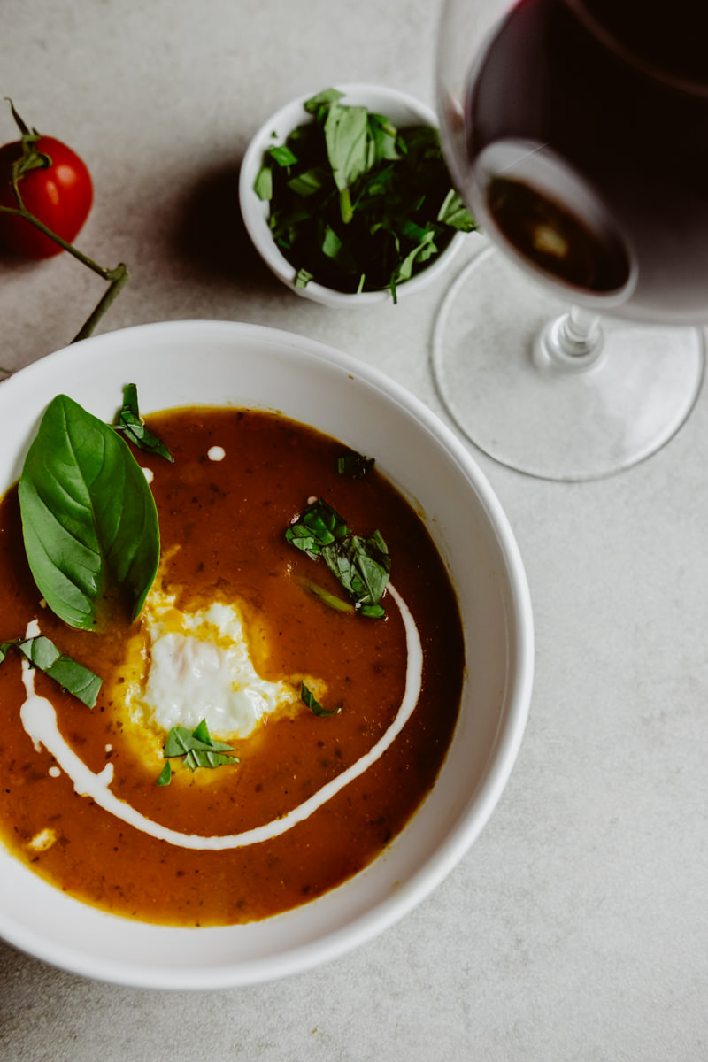 sopa de tomate assado